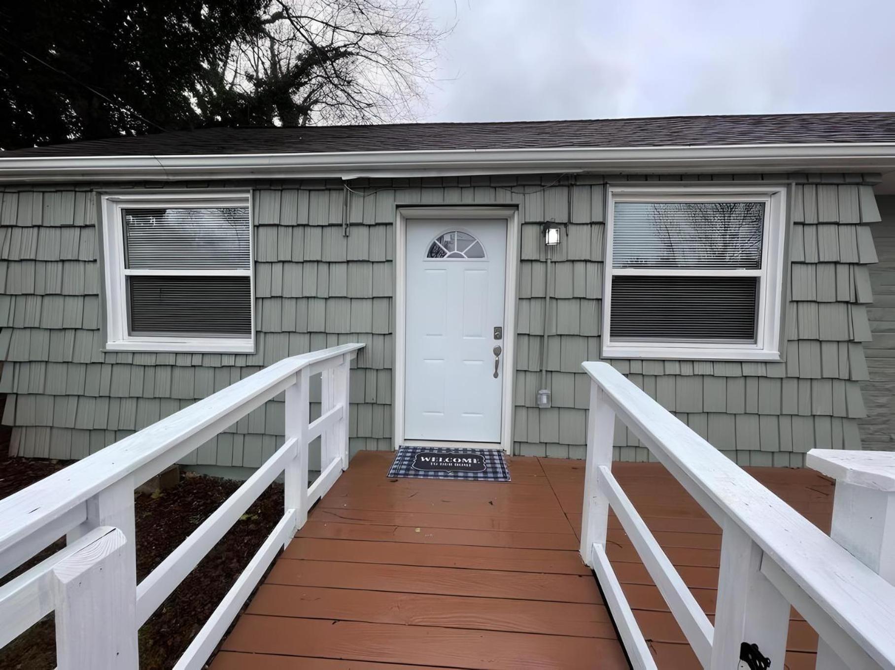 Private 1 Bedroom Duplex Apt Pet Friendly Wifi Parking 10 Min To Downtown